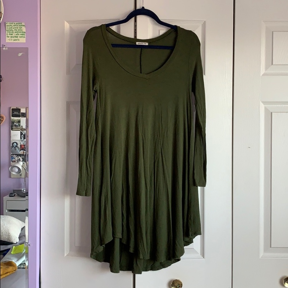 ❤️3/$10 • Olive green long-sleeve tee shirt dress